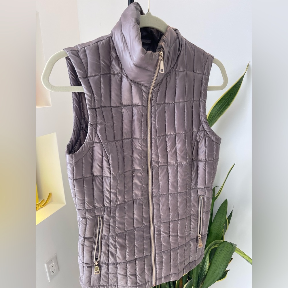 Calvin Klein rose vest